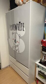 Dětská šatní skříň - potisk BÍLÝ MÉĎA