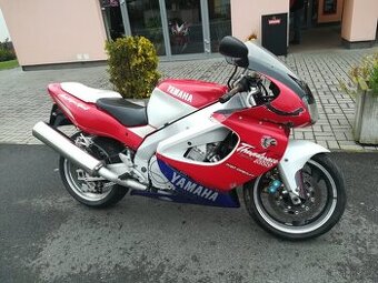 Yamaha yzf1000 thunderace