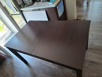 Jídelní stul rozkládací