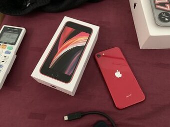 iPhone SE 2 gen. 64 GB 10/2021, 82% - RED/Cerveny + krabice