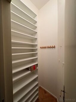 Botník IKEA - vertikalni, vysoky