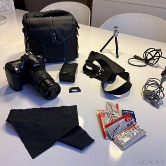 Nikon | D50 + AF Nikkor 28–80mm f/3.5–5.6 + příslušenství