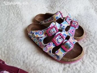 ZDRAVOTNÍ PANTOFLE vel 32stélka 17-17.5cm,PC 600KČ