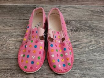 Nové dětské holčičí růžové bačkory Baťa, vel. 30