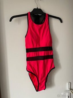 Růžové jednodílné plavky