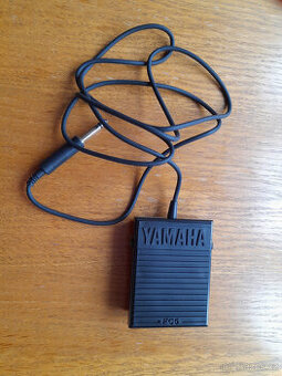 Přídavný pedál k el. Pianu Yamaha