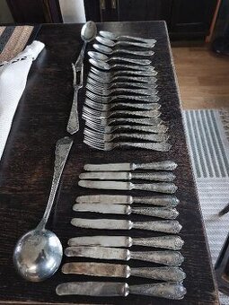 Sada jídelních příborů