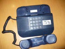 tlačítkový kancelářský telefon - 1