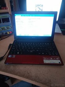 Acer Aspire  One D255 - 1
