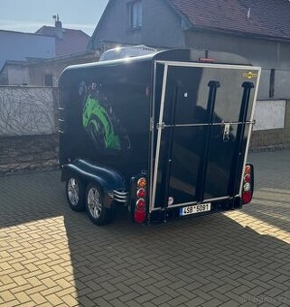 Prodám luxusní vozík, připraven na okruhy i jiné využití