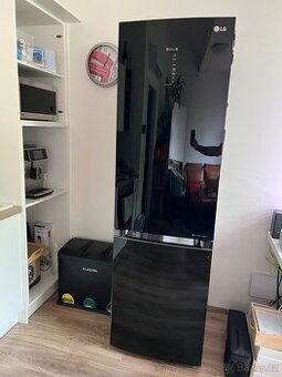 Lednice LG s WI-FI a velkým Mrázkem.