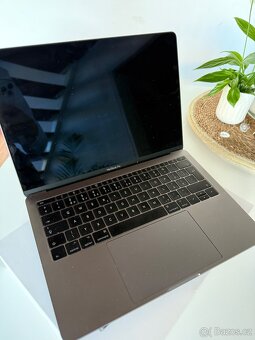 Apple macbook Pro 2017 MPXQ2CZ/A model A1708