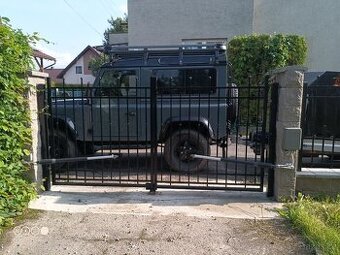 Dvoukřídlá automatická brána
