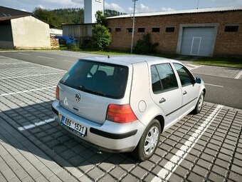 VW Golf 4