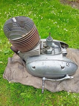 Motor Jawa 250 Kývačka - 1