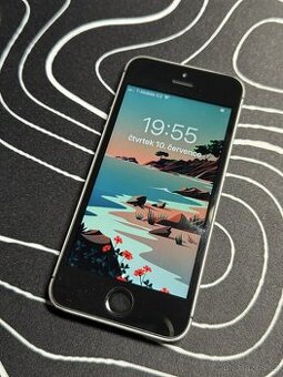 iPhone SE (1. gen.), 32 GB, černá