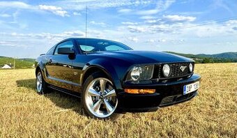 Ford Mustang GT 4.6L V8 224 kW /Manuál/8.2008/31 000 mil