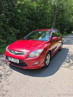 Hyundai I30 kombi, 1,4 benzín,Nová STK ČR 1. Majitel - 1