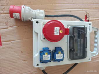 Kombinace zásuvková Famatel eb190-6kA 2× 230 V 1× 400 V