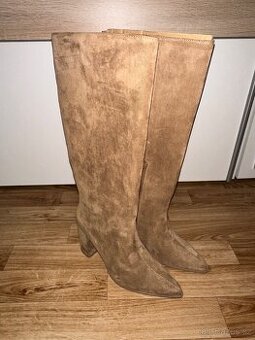 Semišové podzimní kozačky