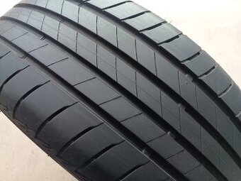 235/55 R18 BRIDGESTONE (0225)