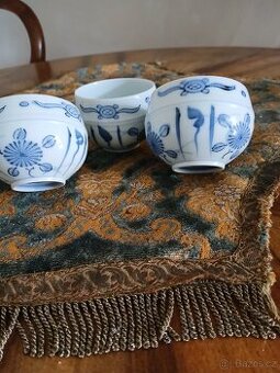 Prodám japonský exportní porcelán Imari. Tento porcelán byl