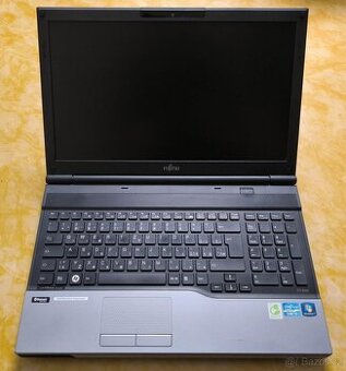 Fujitsu LifeBook A532 (i5, 8GB RAM, 500GB SSD, Windows 11 Pr