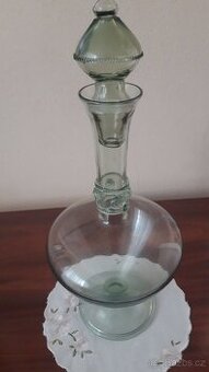 umělecké historické repliky zeleného lesního skla