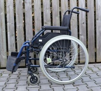 074-Mechanický invalidní vozík Meyra.
