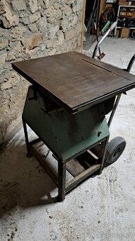 Prodám plně funkční okružní pilu, litinový stůl