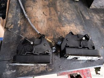 Dveřní zámky BMW X5 E53