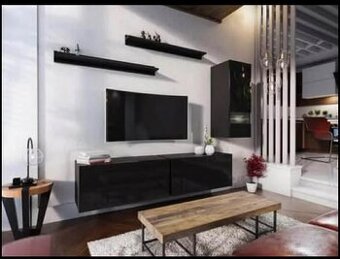 Nová obývací stěna - ještě zabalená