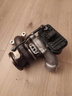 Různé náhradní díly