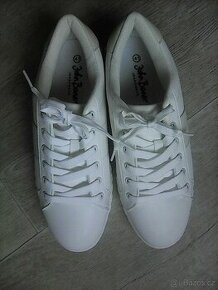 Prodám nové dámské polobotky vel.41