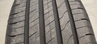 Goodyear EfficientGrip Performance 2 215/55 R17 98W