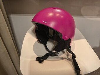 Helma lyžařská přilba