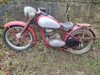 Jawa 250 perak zbrojovka