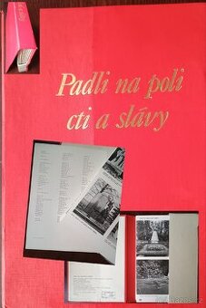 Soubor dokument fotografií - Na poli slávy a cti