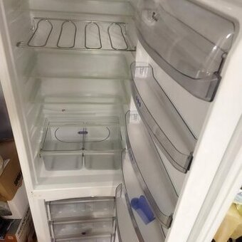 Lednice Whirpool dvoukompresorová kombinovaná 350litrů