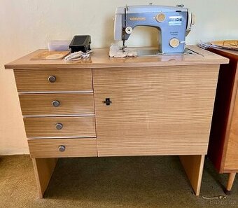 Šicí stroj - Veritas