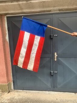 Historická vlajka Zbrojovka Brno, zřejmě ruční práce