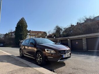Volvo V60 Cross Country 2.0 benzin • automat • AWD 4x4 2018