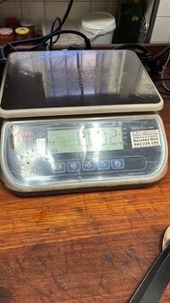 Prodám váhu, platný cejch, 1,5 roku stará.