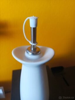 KERAMICKÁ NÁDOBA NA OLEJ, ZNAČENÁ - 250 ml