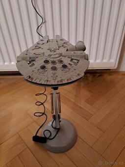Stolní lampička Star Wars Millennium Falcon