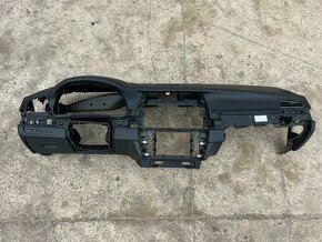 BMW 5er F10/F11 palubní deska + airbag spolujezdce