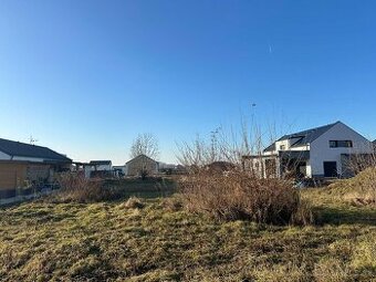 Stavební pozemek Dašice - 882 m2