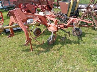 Obraceč sena Deutz Fahr