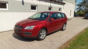 FORD FOCUS kombi 1.6i-74KW-benzín-GHIA