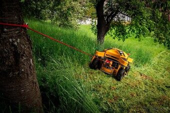 Sečení trávy svahovou sekačkou Spider (okres Blansko a okolí - 1